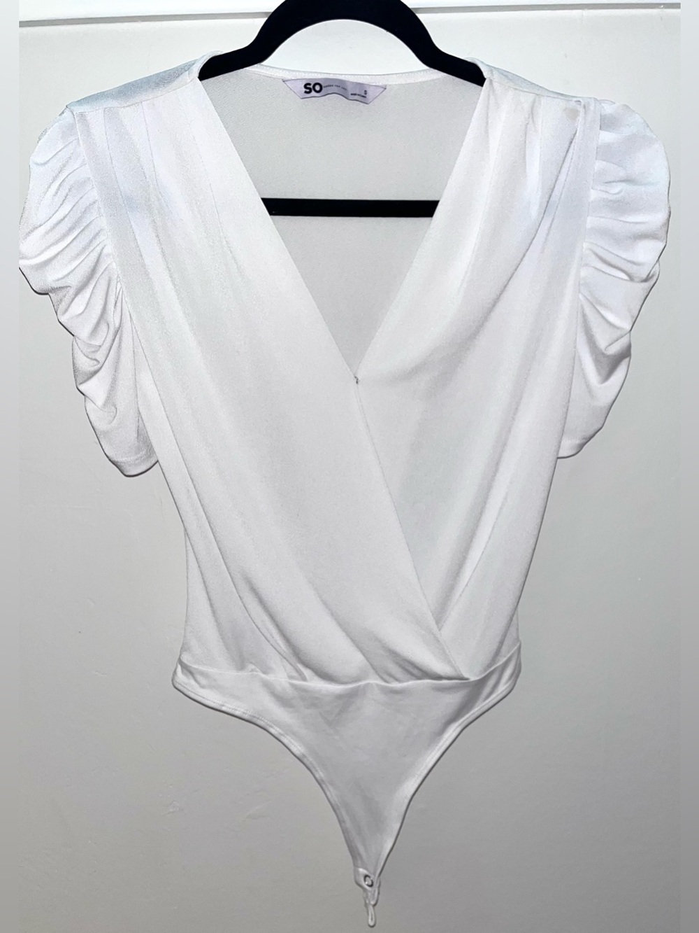 NWOT Faux Wrap Puff Pleated Sleeve White V Neck Bodysuit Size Small Clean Girl